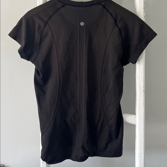 Lululemon Athletica Swiftly Classic Black Short-Sleeve Women's Tee medium - Picture 6 of 9